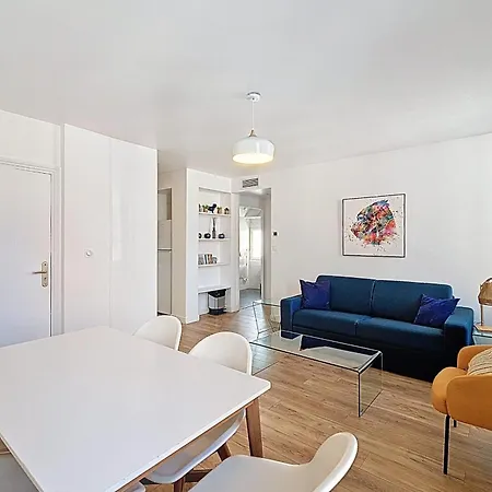 Henri Camille Real Estate - Bambou- One Bedroom Downtown