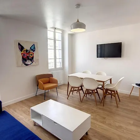 Henri Camille Real Estate - Bambou- One Bedroom Downtown Cannes
